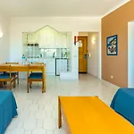 Janelas Do Mar Turisticos מלון דירות 3*