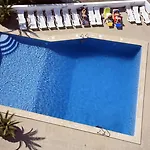 Janelas Do Mar Turisticos אלבופיירה