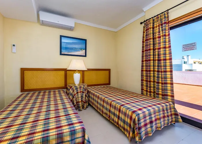 Janelas Do Mar Turisticos Αλμπουφέιρα