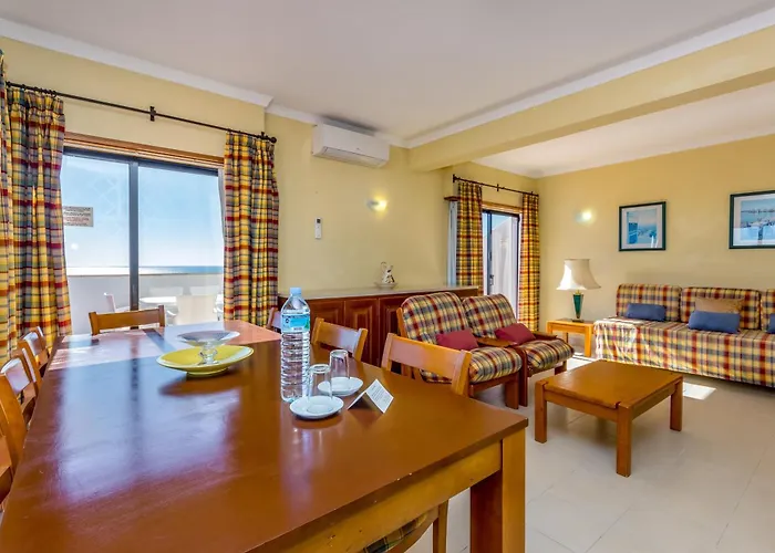 Janelas Do Mar Turisticos 3* Αλμπουφέιρα